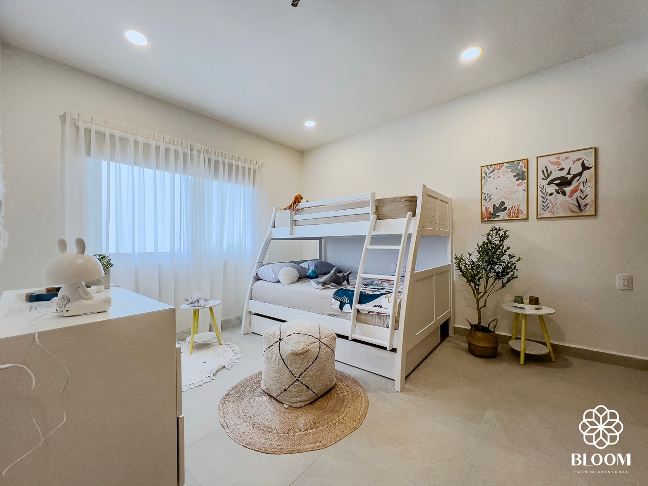 SHOWROOM 201 A35